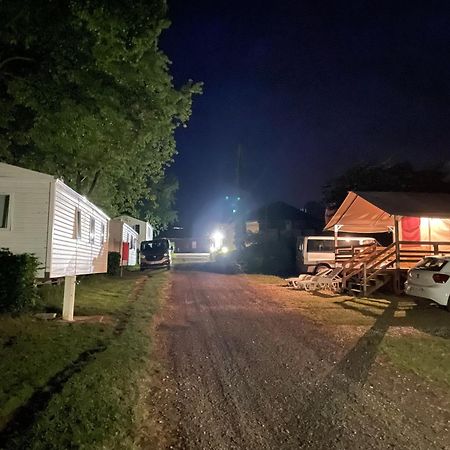 Camping Les Portes Du Perche Mamers Eksteriør billede