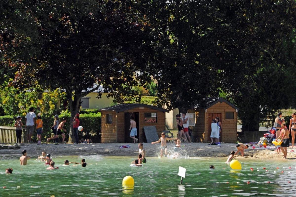 Camping Les Portes Du Perche Mamers Eksteriør billede