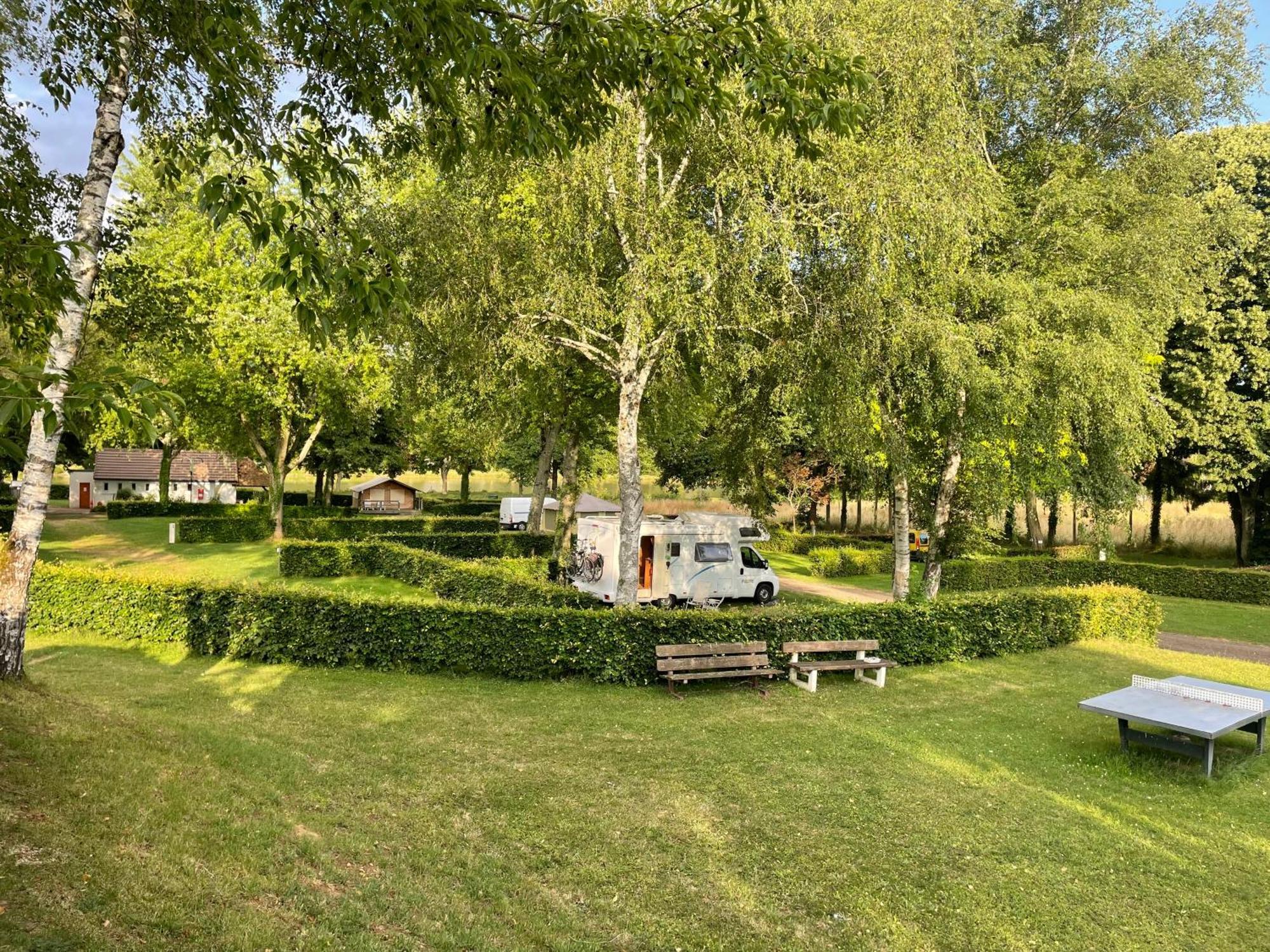 Camping Les Portes Du Perche Mamers Eksteriør billede
